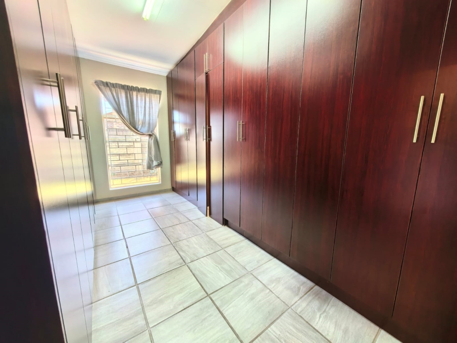 5 Bedroom Property for Sale in Sasolburg Ext 23 Free State